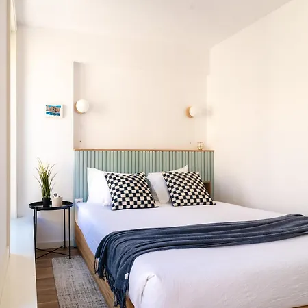 Apartment Bright Bonfim Flat W/ Balcony By Lovelystay
