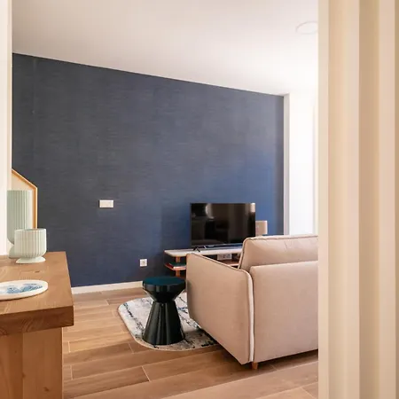 Bright Bonfim Flat W/ Balcony By Lovelystay Porto