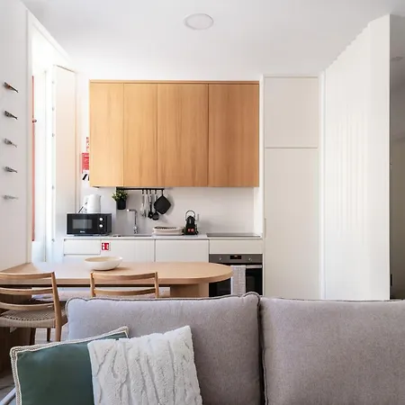 Bright Bonfim Flat W/ Balcony By Lovelystay Porto